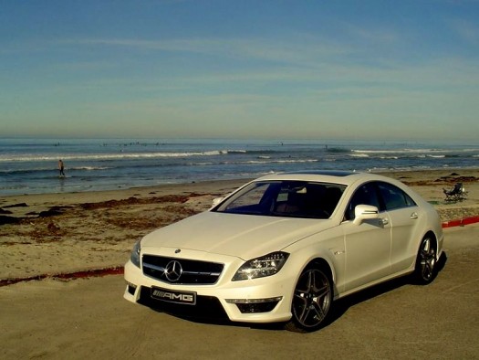 Weißer Sand, weißes Auto
