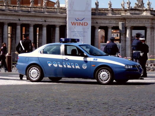 Attraktive Polizeiautos in Rom