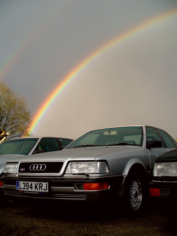 Unter einem goldenen Bogen