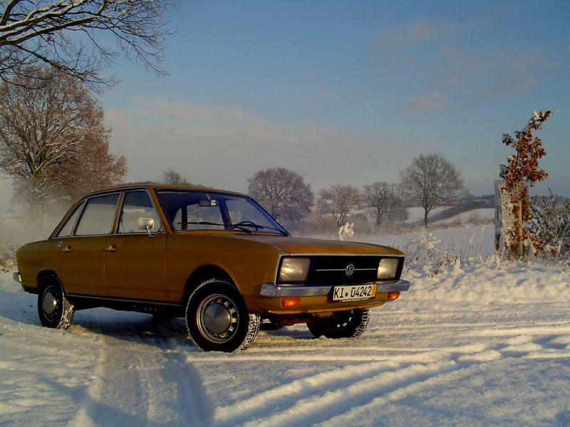 Winterauto, widersinnig aber golden. - Sandmanns Welt