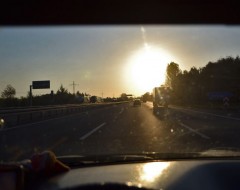 Im Taxi der Sonne entgegen