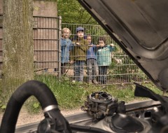 Kleine Automechaniker