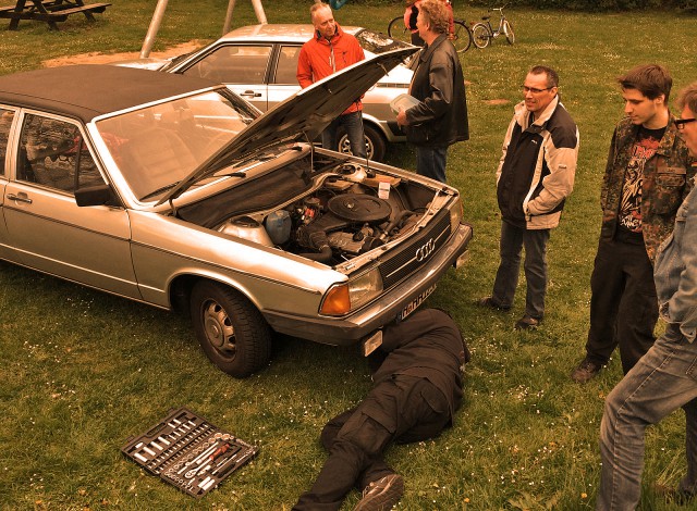 Audifahrer schnacken nicht. Die MACHEN