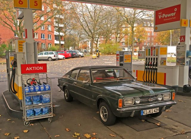 Tanke schön. Randvoll, mit Bleiersatz.